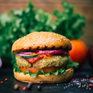 Veg burger di ceci, quinoa e zucca